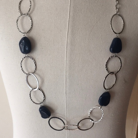 Vintage Blue Stone and Textured Silver Ring Statement Necklace in Silver Metal - Picture 2 of 6